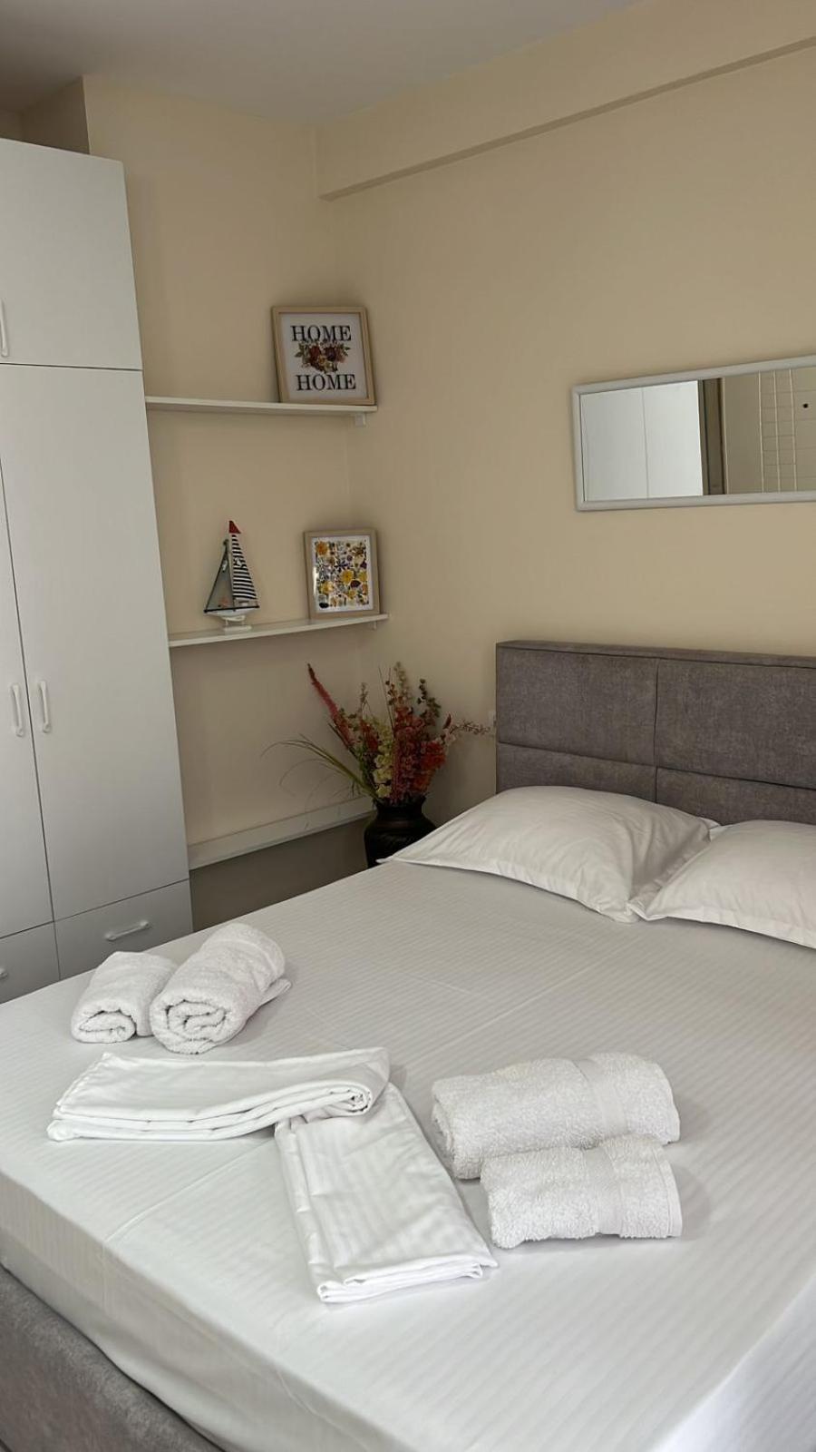 Urban Retreat Apartments Tirana Bagian luar foto